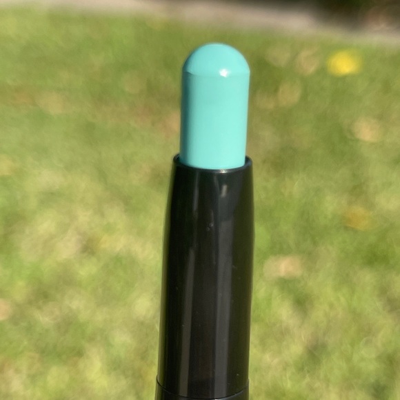 JULEP BEAUTY Eyeshadow 101 Crème to Powder Stick In Mint Matte Waterproof - Picture 8 of 14